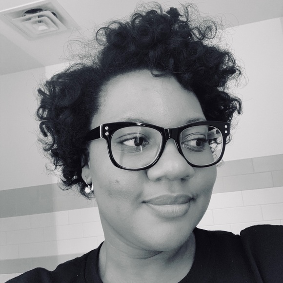 Meet your Posher, Shonta - Picture 1 of 1